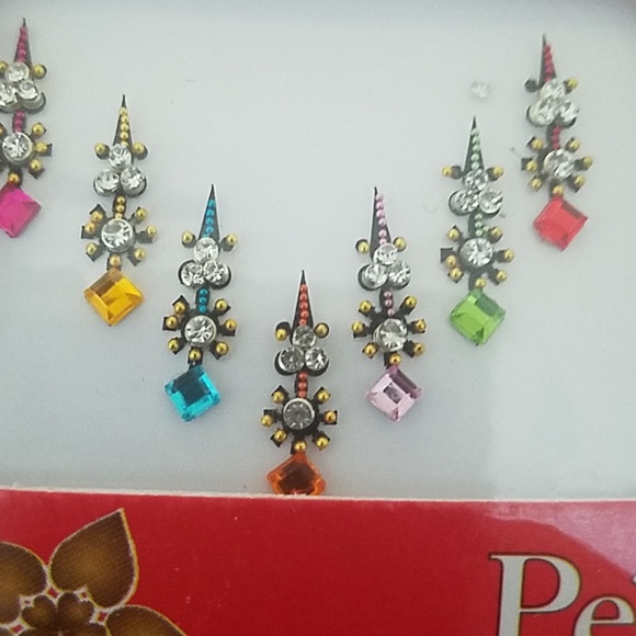 Bindi's - Picture 2 of 4